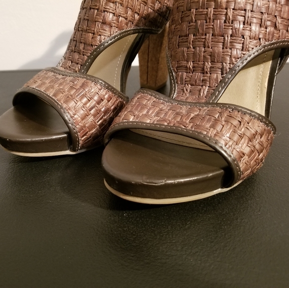 KENNETH COLE REACTION BROWN WOVEN CORK BLOCK HEELS SANDALS DAZEY SEXY BUCKLE 9 - Picture 7 of 8